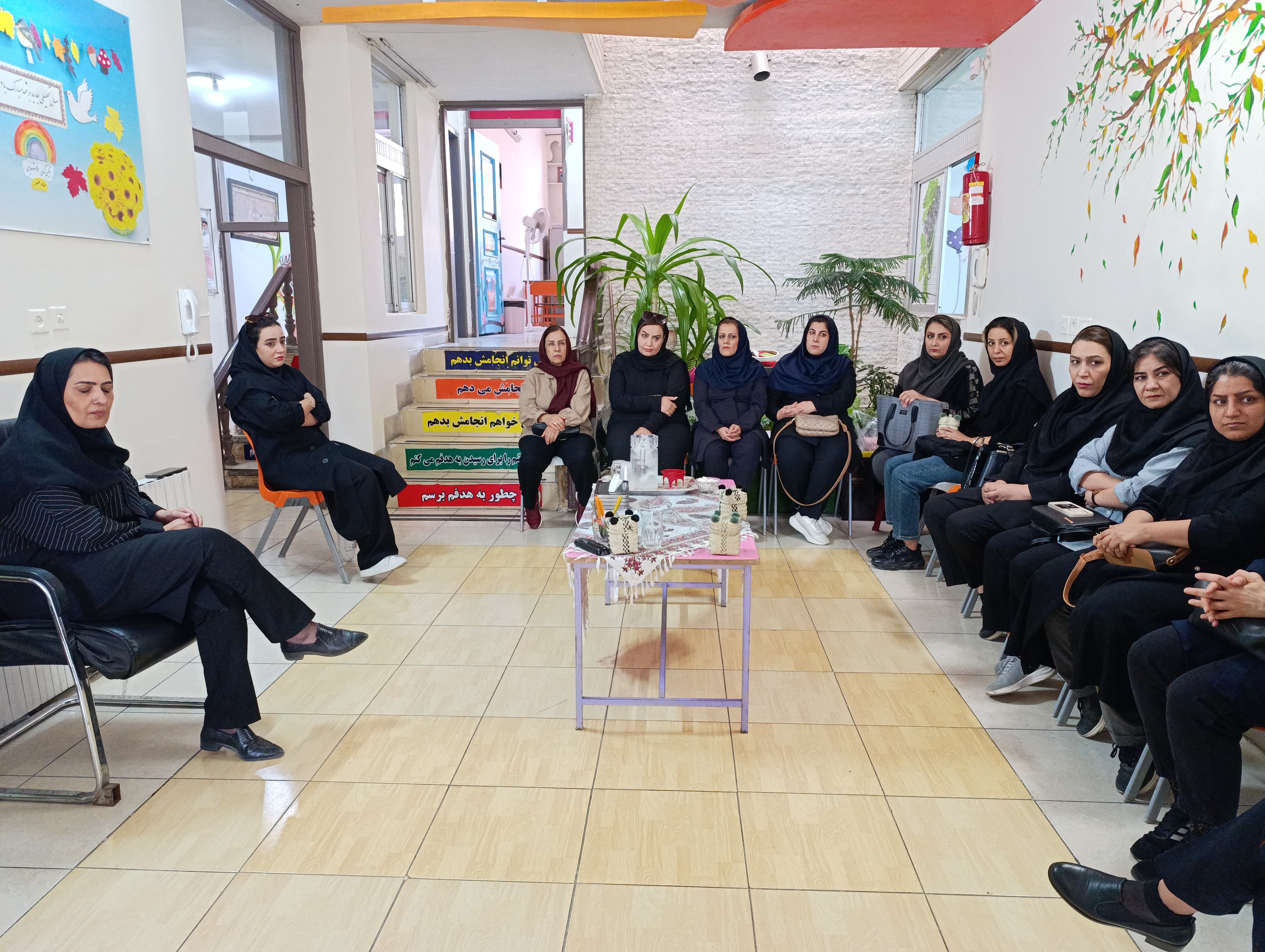 جلسه ی هم اندیشی آموزگاران👆🏻