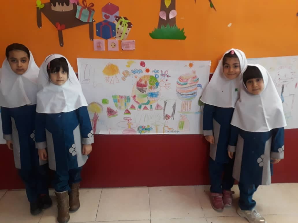 کار گروهی نقاشی کلاس پیش دبستانی