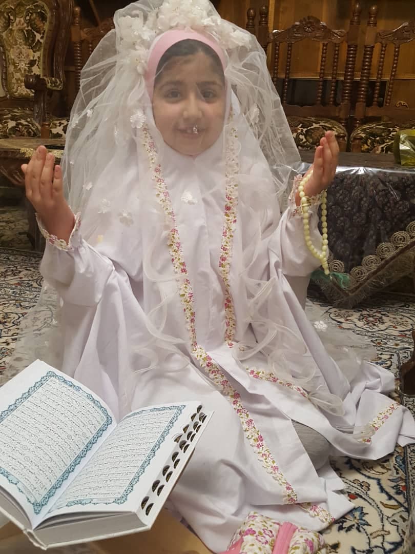 جشن تکلیف دانش آموزان کلاس سوم در خانه _بمانیم